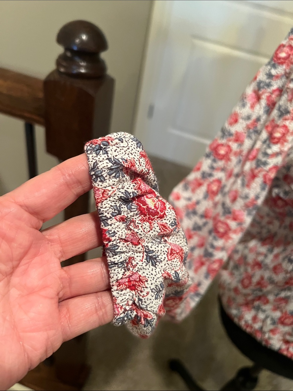 LOFT Red & White Floral Boatneck Long-Sleeve Top Size Small - Picture 6 of 11